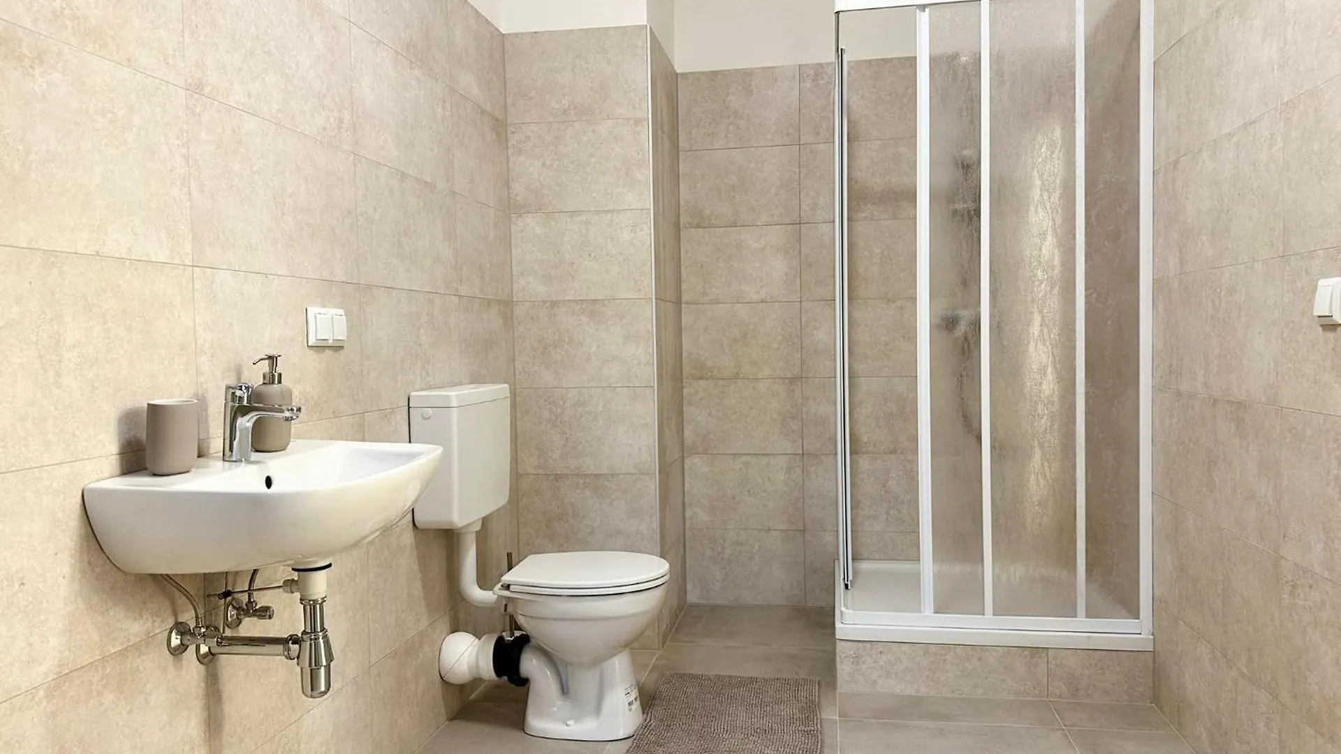 Apartment Ferienwohnung Hidden Garden - Spacious Modern - 1 Min To City Shuttle Wien Österreich