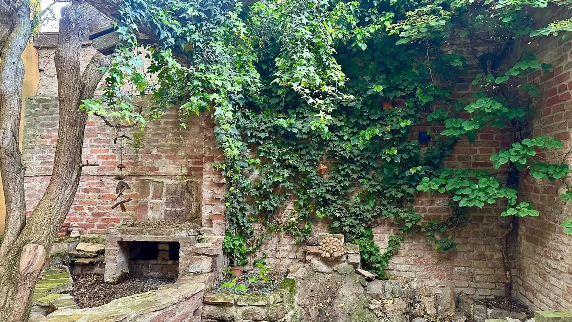 Ferienwohnung Hidden Garden - Spacious Modern - 1 Min To City Shuttle Wien Österreich