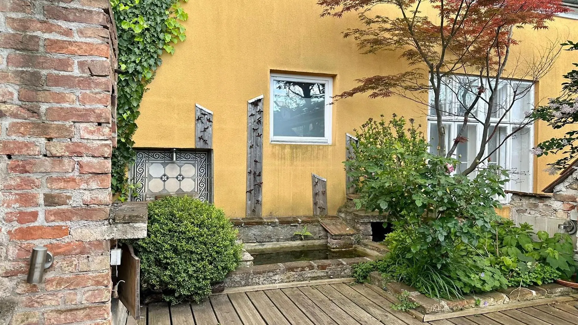 Ferienwohnung Hidden Garden - Spacious Modern - 1 Min To City Shuttle Wien