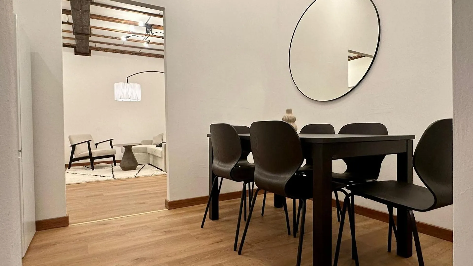 Apartment Ferienwohnung Hidden Garden - Spacious Modern - 1 Min To City Shuttle Wien