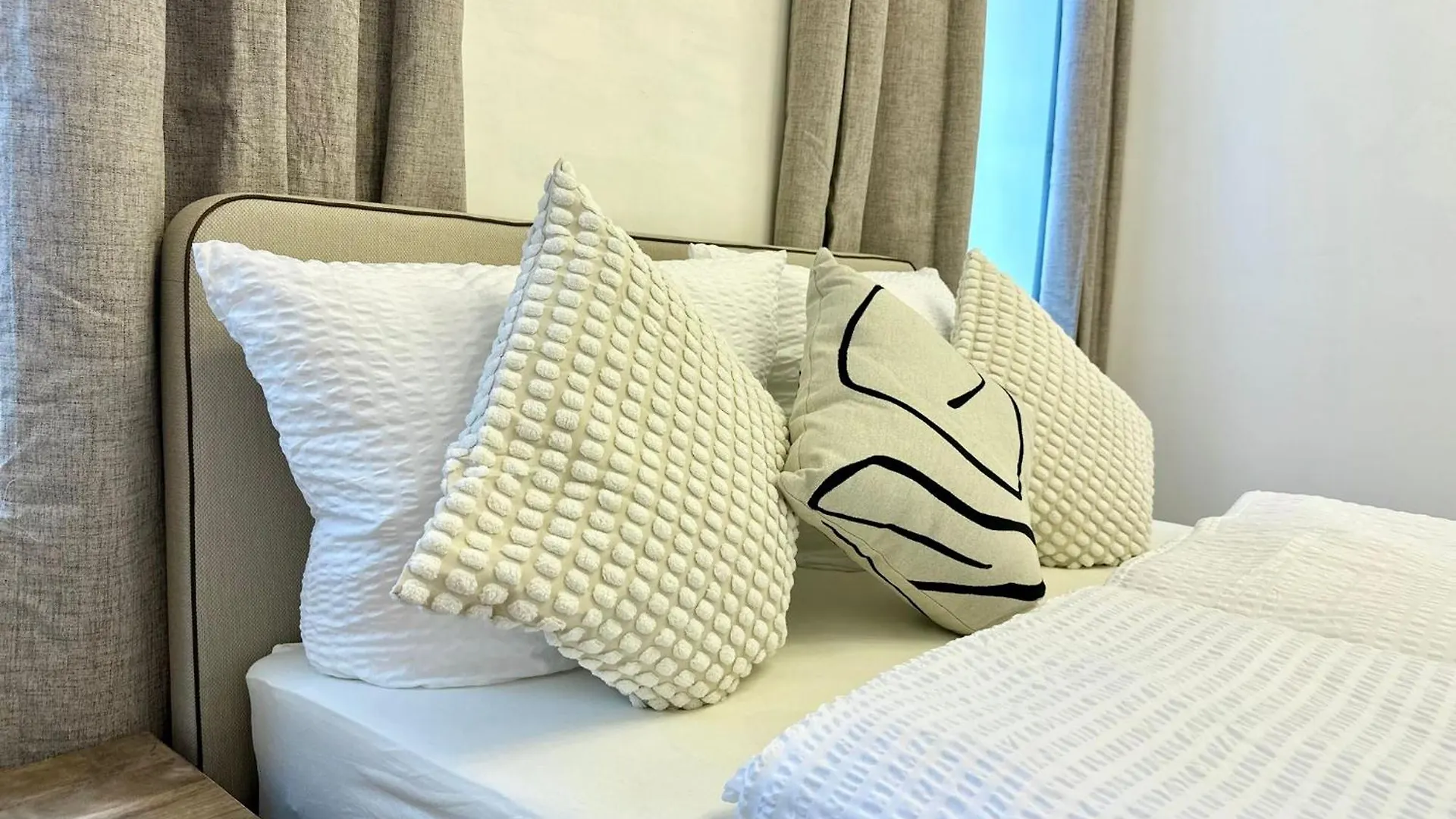 Apartment Ferienwohnung Hidden Garden - Spacious Modern - 1 Min To City Shuttle Wien