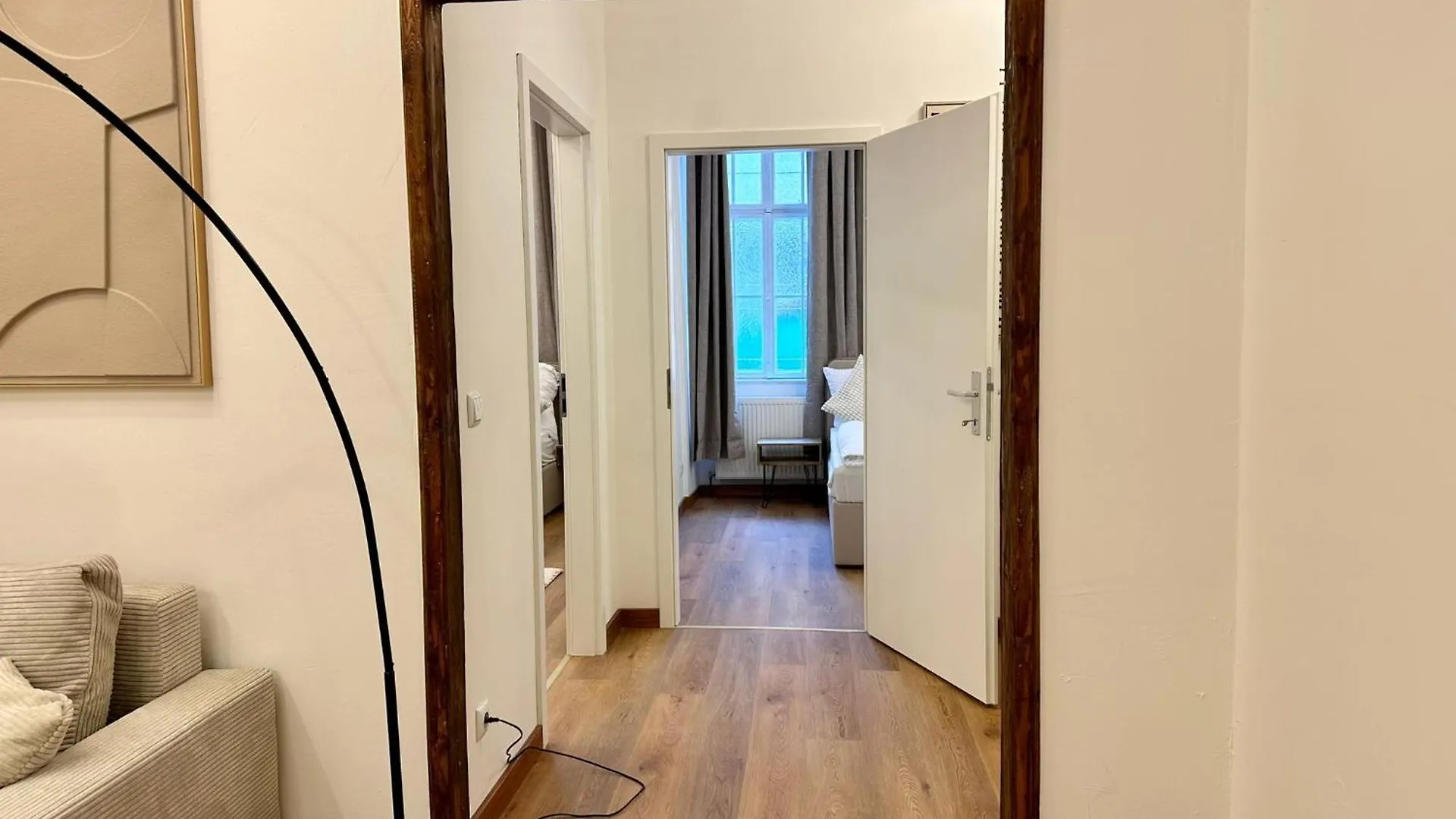 Ferienwohnung Hidden Garden - Spacious Modern - 1 Min To City Shuttle Wien Österreich