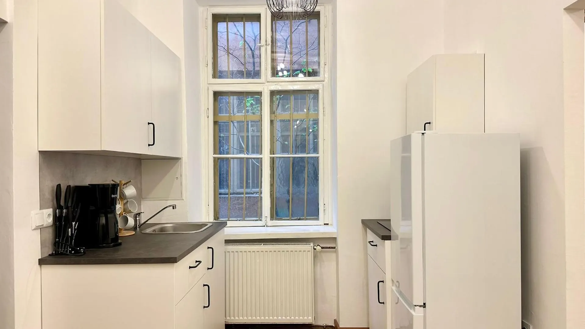 Apartament Hidden Garden - Spacious Modern - 1 Min To City Shuttle Wiedeń